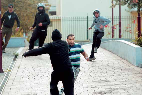 Οι ''αλληλέγγυοι'' της ΧΑ σε δράση..